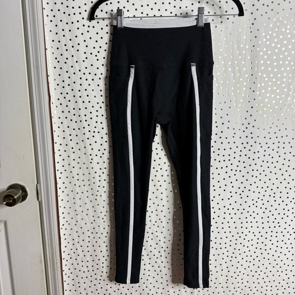 Beyond Yoga Grey Side Pocket Leggings - Picture 1 of 8